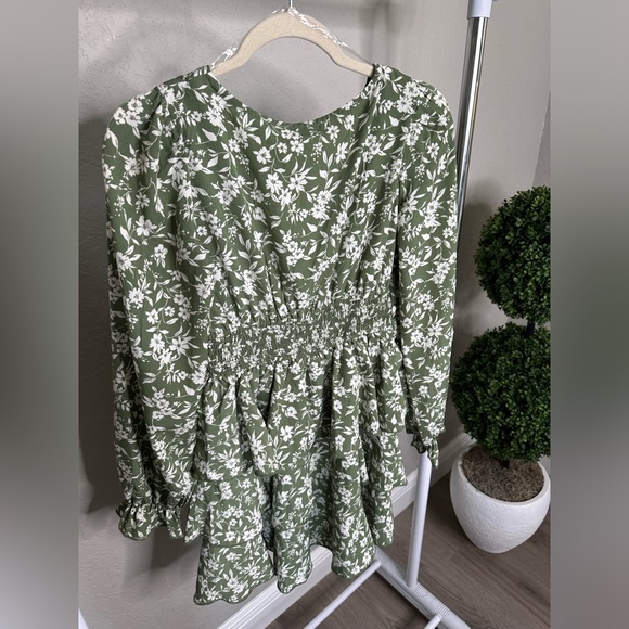 Inspired Hearts sage green tiered ruffle skirt long sleeve mini dress size med - Picture 7 of 11